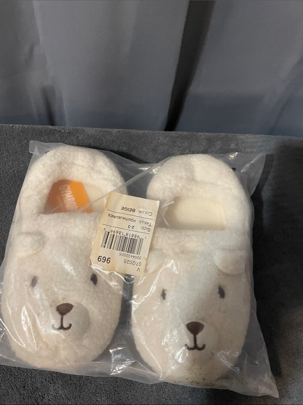 Gymboree White Bear Plush Kids Slippers NWT Size 2